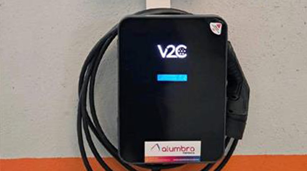 Instalación de punto de recarga para vehículos eléctricos en empresa de Monzón (Huesca)